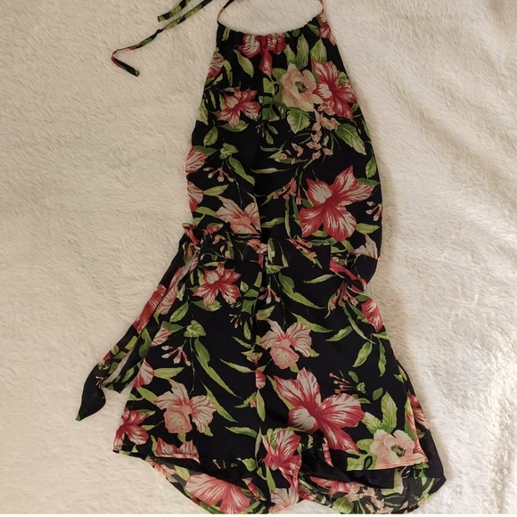 Hawaiian Print Romper - Picture 2 of 3
